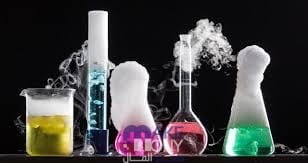 تزيد درجة الحرارة المرتفعة للفرن من سرعة التفاعل الكيميائي لأن الحرارة